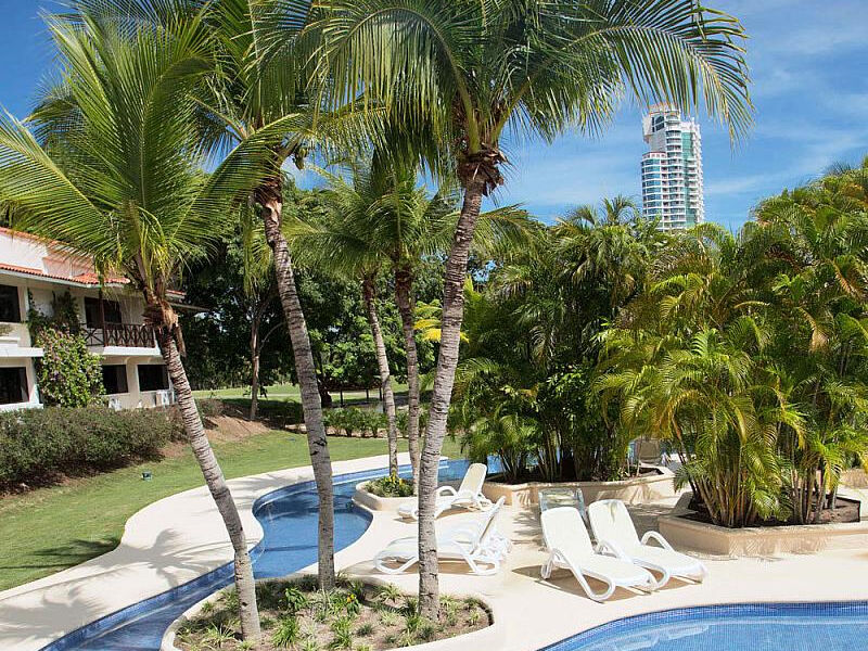 Blue Bay Coronado Golf & Beach Resort