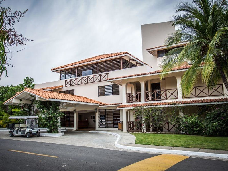 Bluebay Coronado Golf & Beach Resort