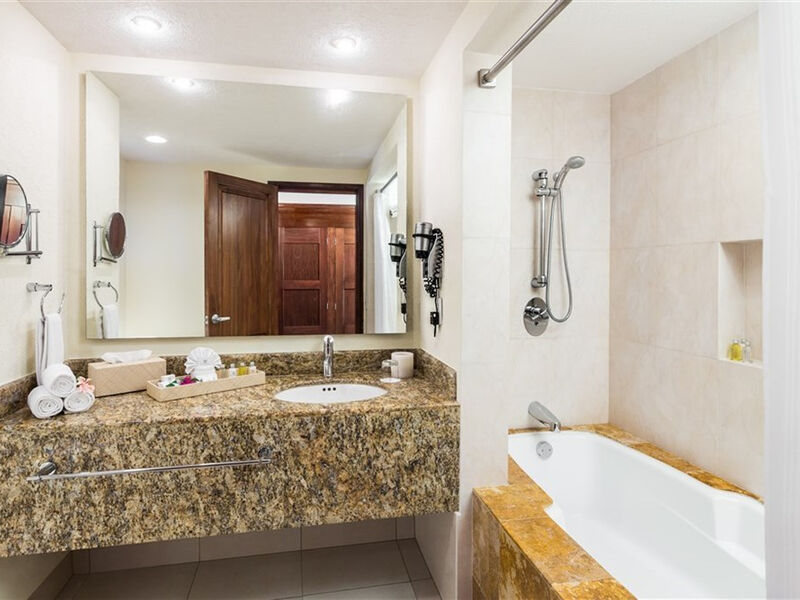 BlueBay Grand Esmeralda