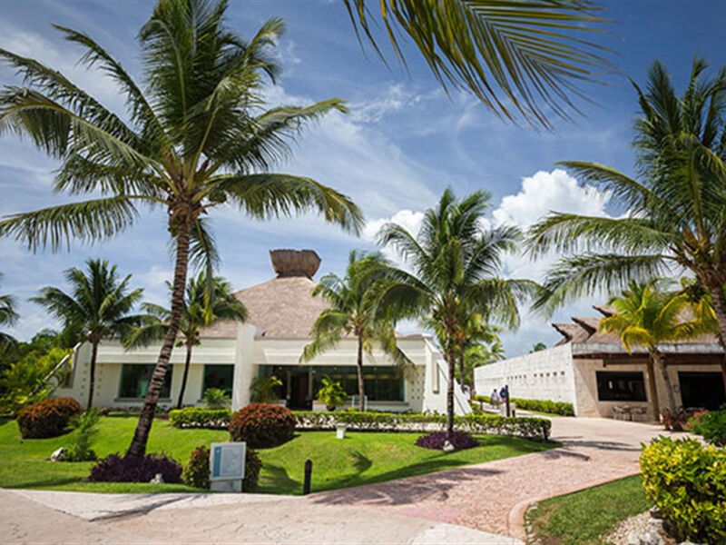 Blue Bay Grand Esmeralda