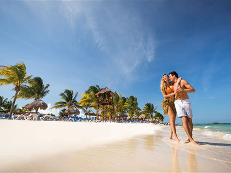 Blue Bay Grand Esmeralda