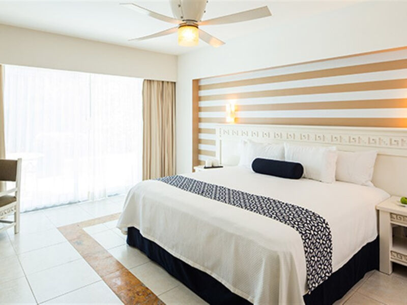 Blue Bay Grand Esmeralda