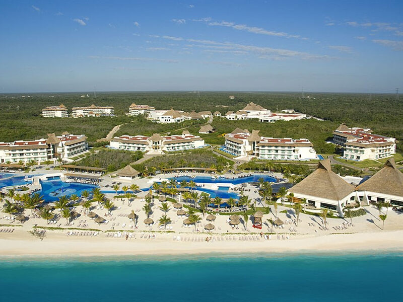 Blue Bay Grand Esmeralda