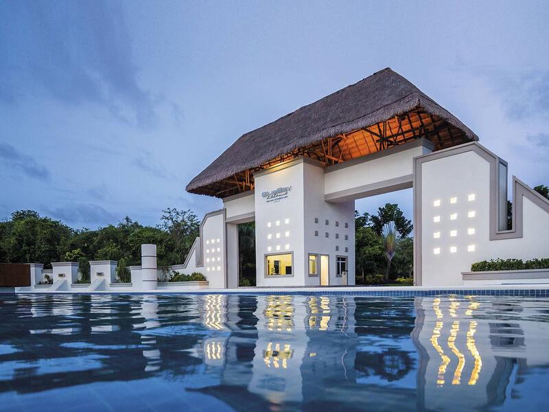 BlueBay Grand Esmeralda