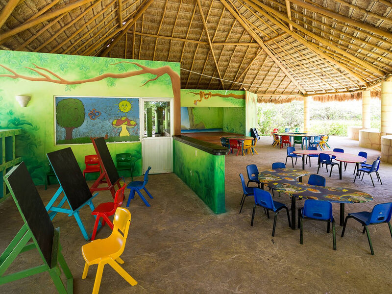 BlueBay Grand Esmeralda
