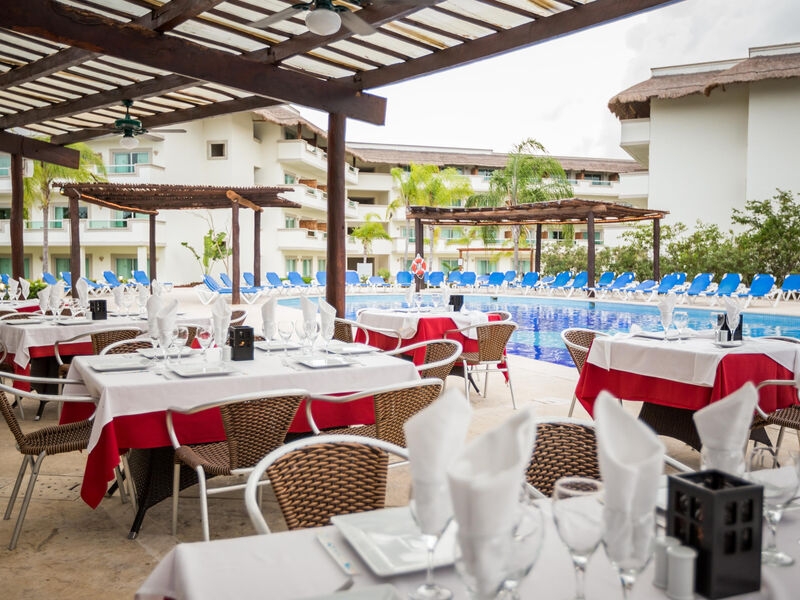 Blue Bay Grand Esmeralda