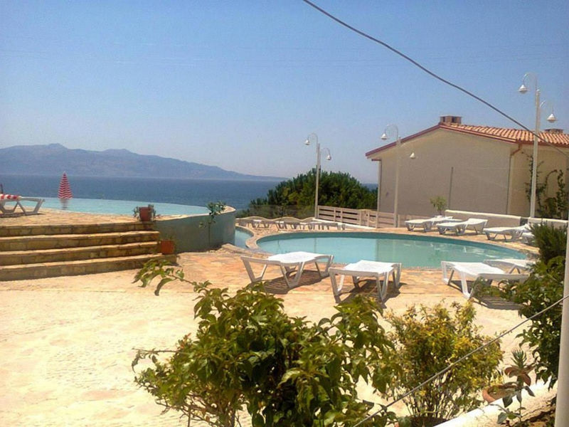 Bougainville Bay Resort