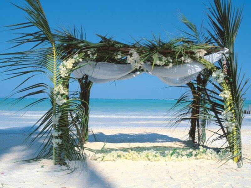 Breezes Beach Club & Spa