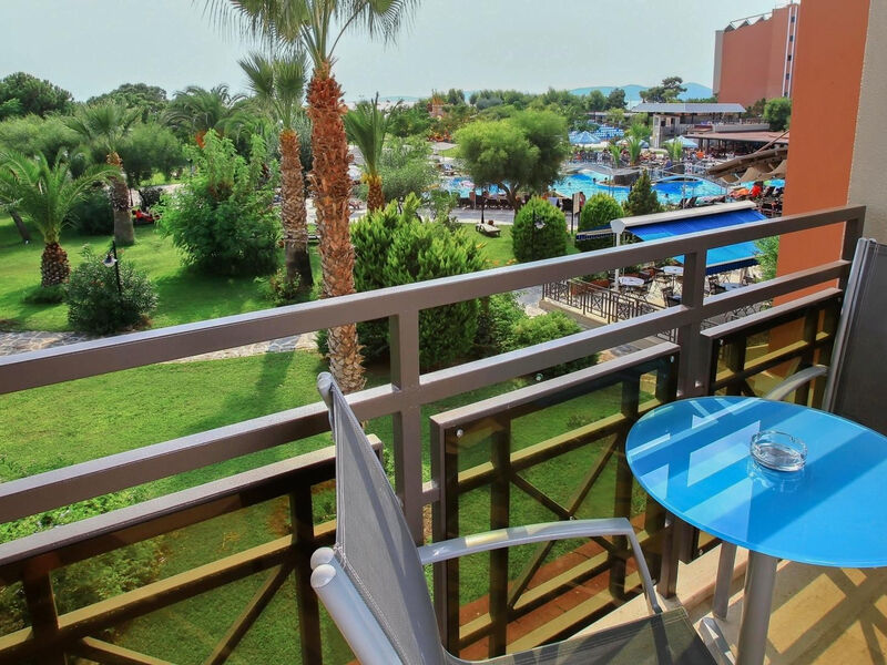 Club Yali Resort