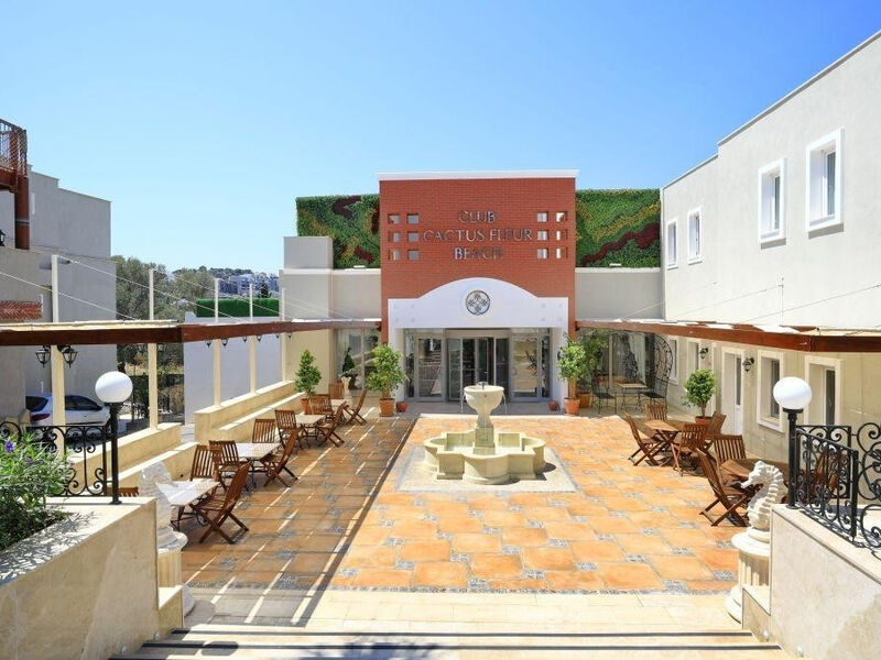 Cactus Fleur Beach Club