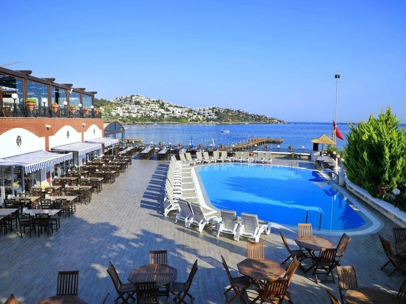 Cactus Fleur Beach Club