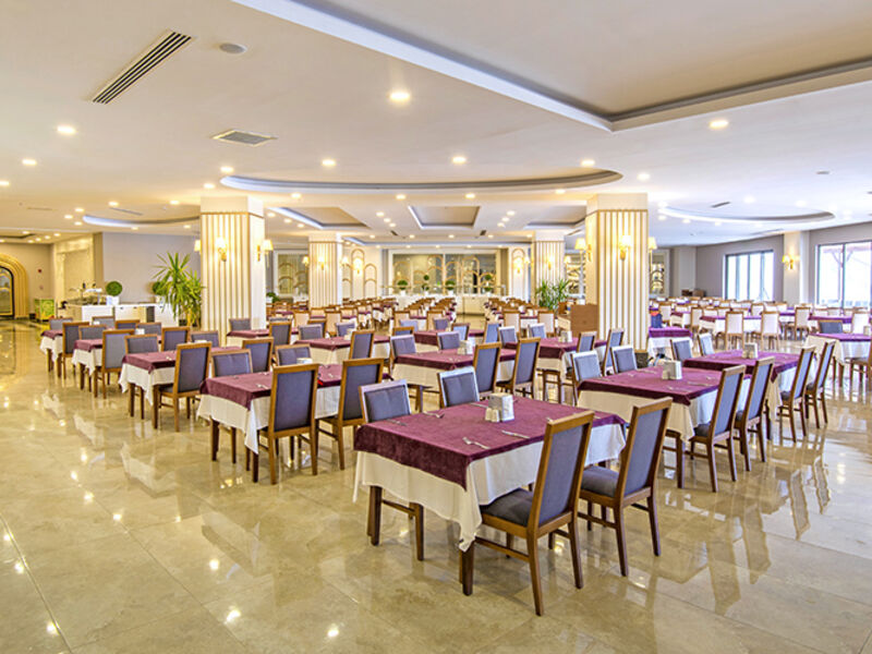 Calido Maris Beach Resort
