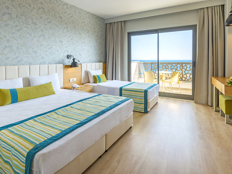 Calido Maris Beach Resort