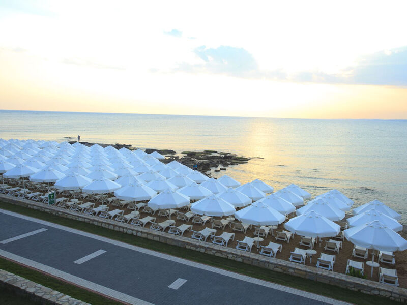 Can Garden Beach