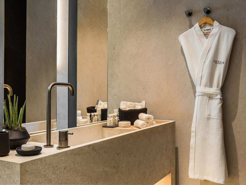 Canale Hotel & Suites