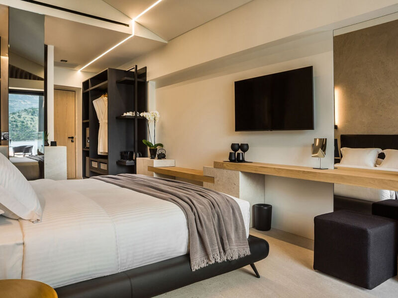 Canale Hotel & Suites