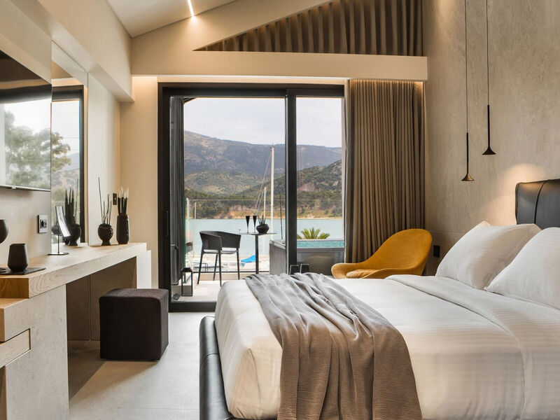 Canale Hotel & Suites