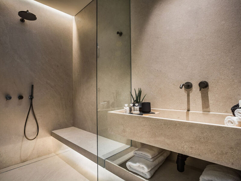 Canale Hotel & Suites