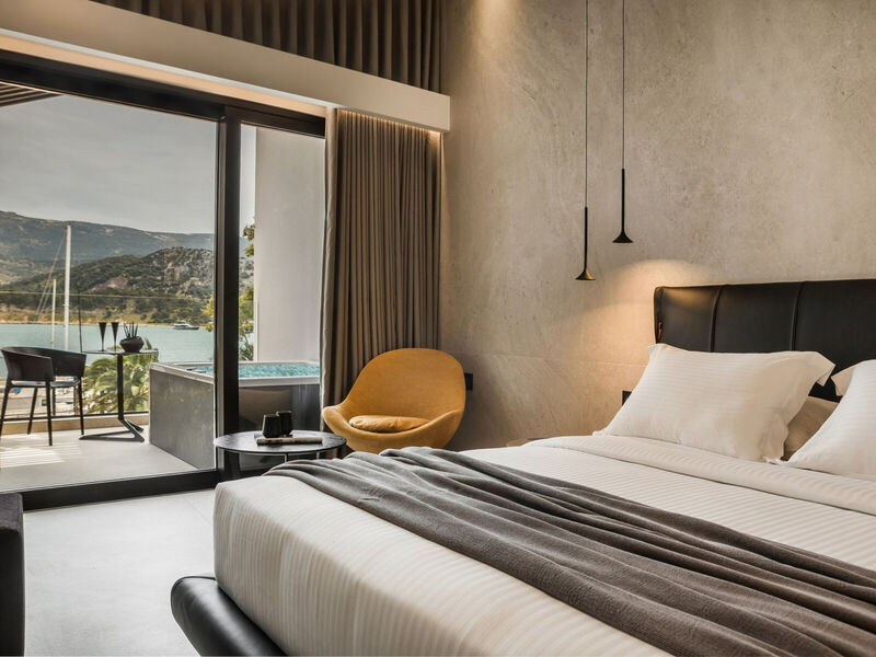 Canale Hotel & Suites