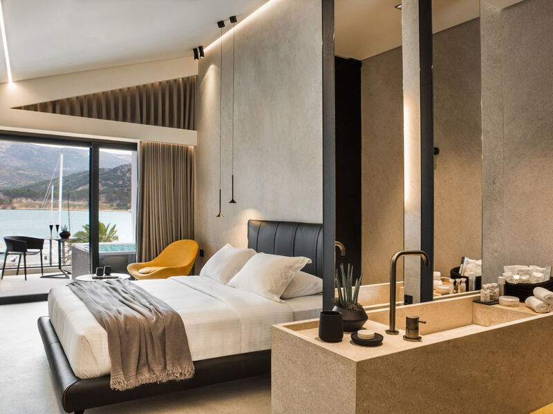 Canale Hotel & Suites