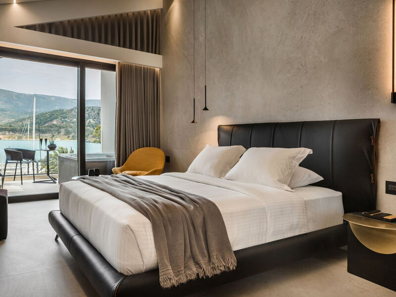 Canale Hotel & Suites