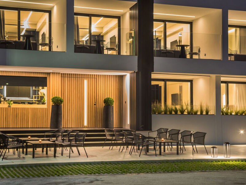 Canale Hotel & Suites