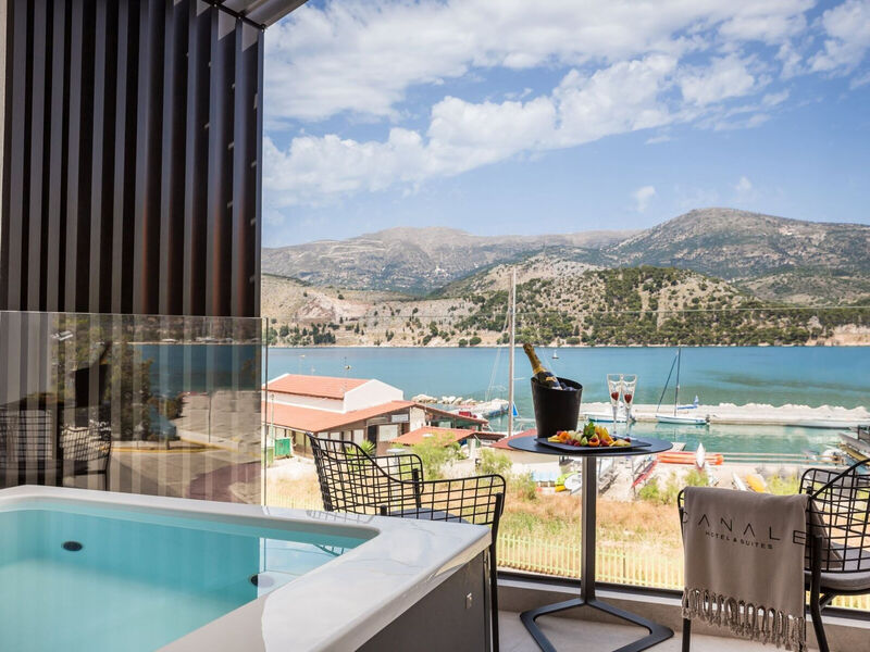 Canale Hotel & Suites