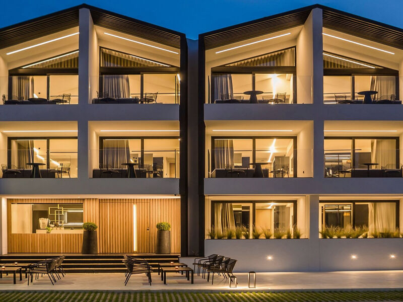 Canale Hotel & Suites