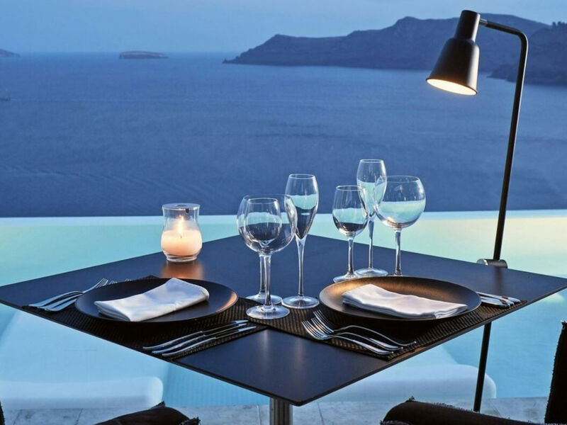 Canaves Oia Suites