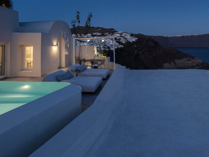 Canaves Oia Suites
