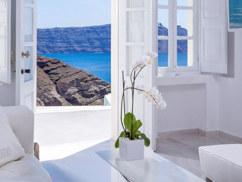 Canaves Oia Suites