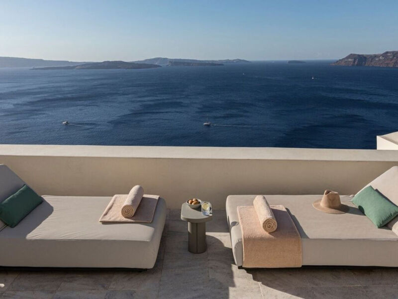 Canaves Oia Suites