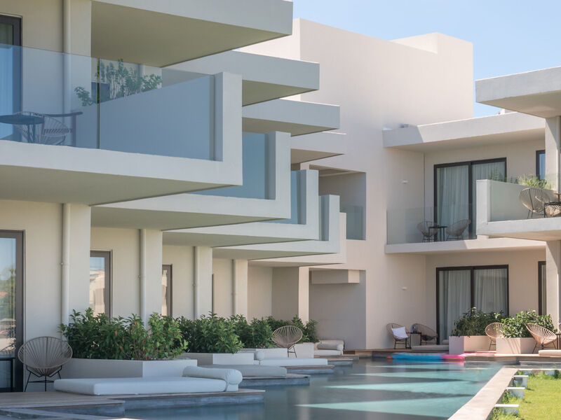 Caravel Resort & Spa
