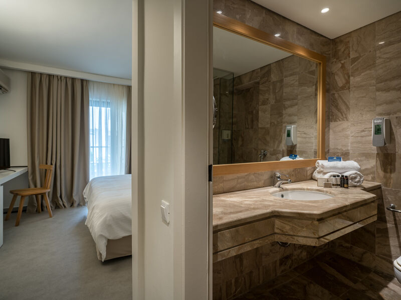 Caravel Resort & Spa