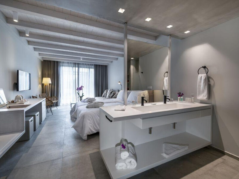Caravia Beach Suites