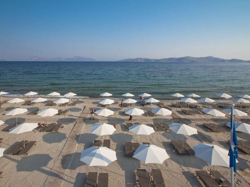 Caravia Beach Suites