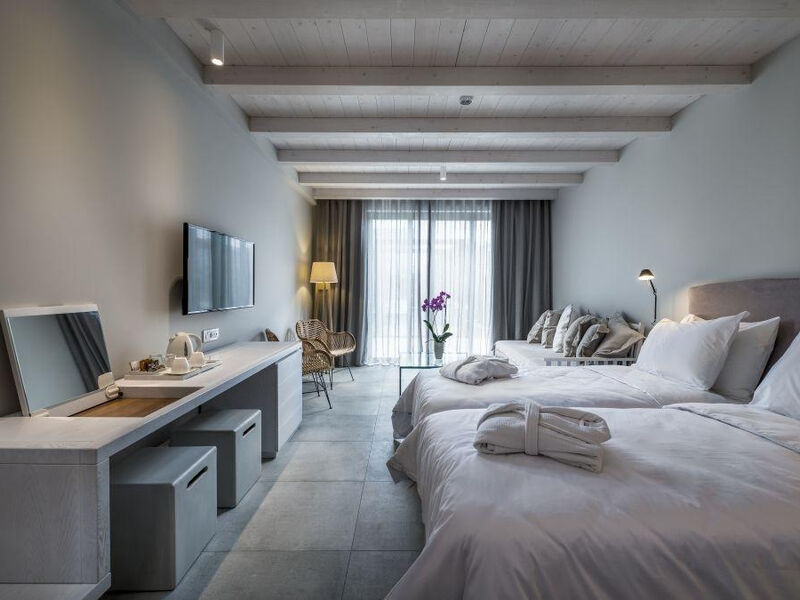 Caravia Beach Suites