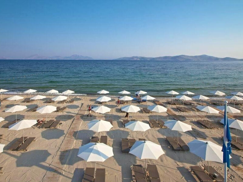 Caravia Beach Suites
