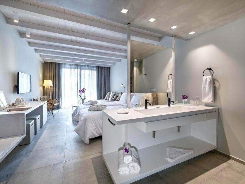 Caravia Beach Suites