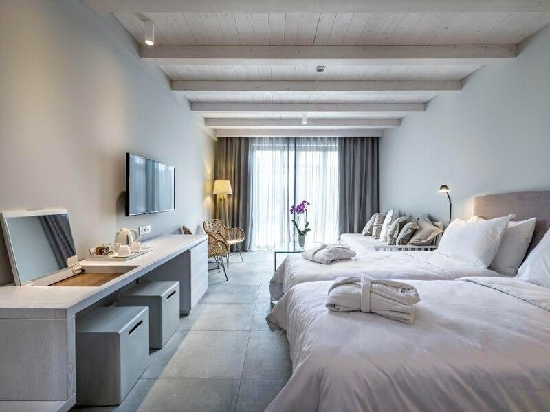 Caravia Beach Suites