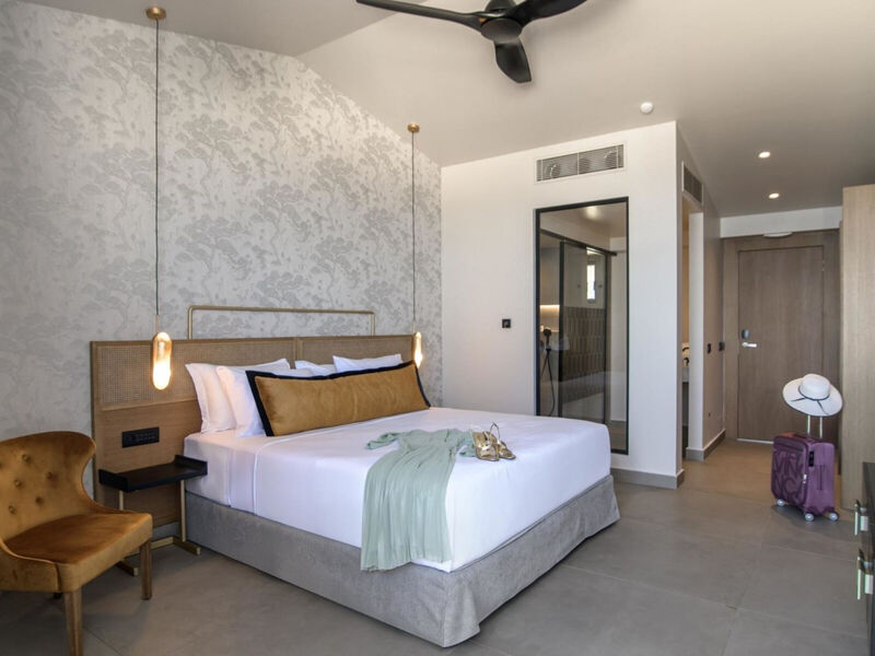 Castello Boutique Suites By The Sea