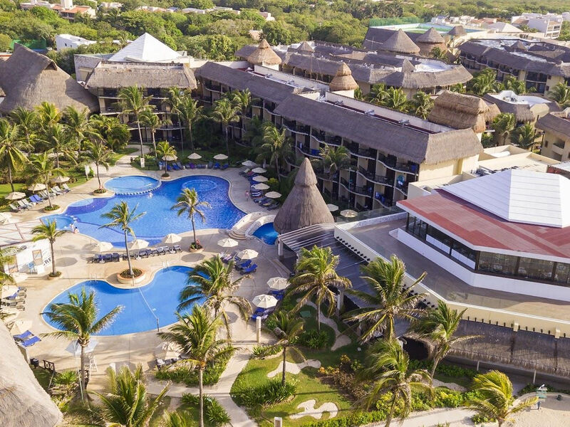 Catalonia Yucatán Beach