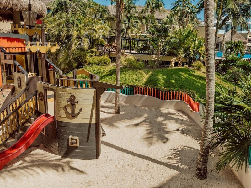 Catalonia Yucatán Beach