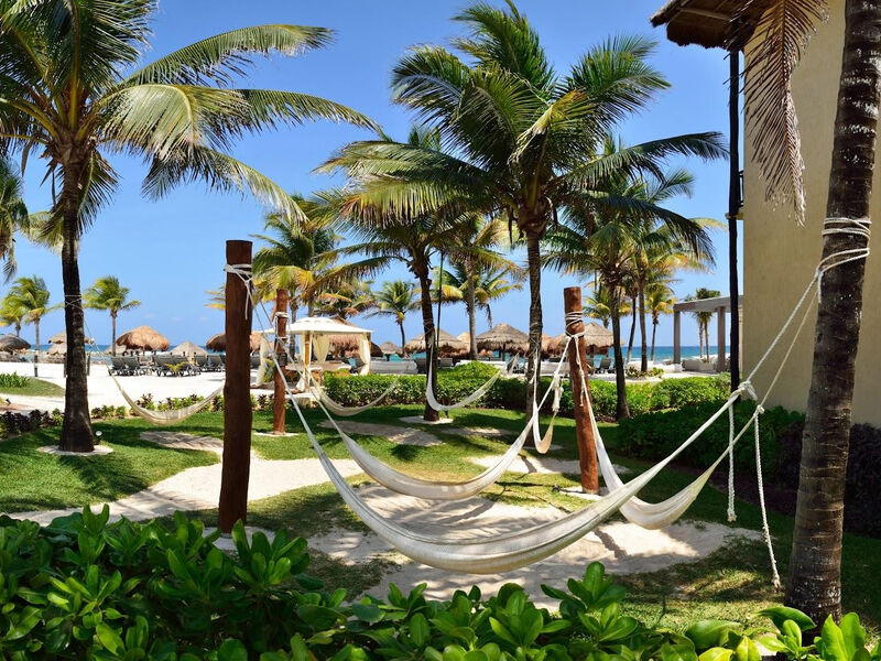 Catalonia Yucatán Beach