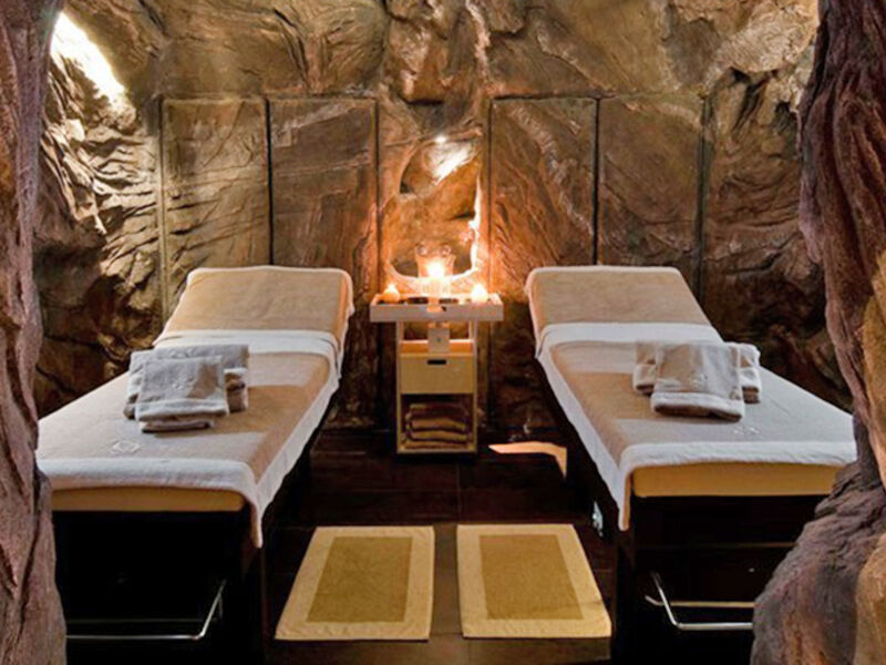 Caves Beach Resort