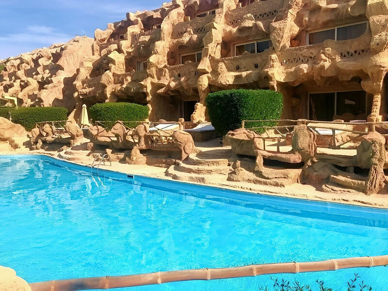 Caves Beach Resort