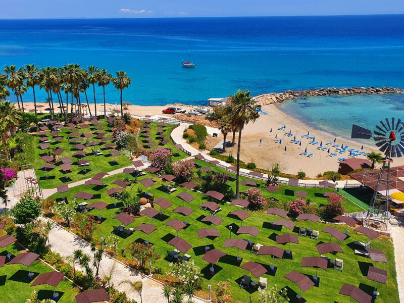 Cavo Maris Beach Hotel