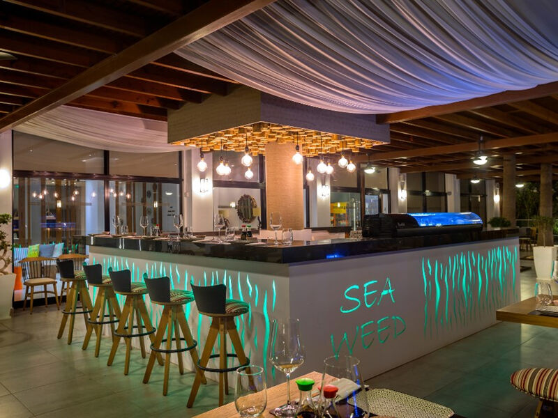 Cavo Maris Beach Hotel