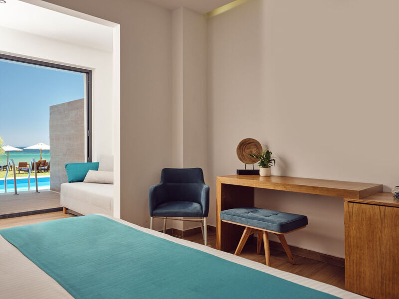 Cavo Orient Beach Hotel & Suites