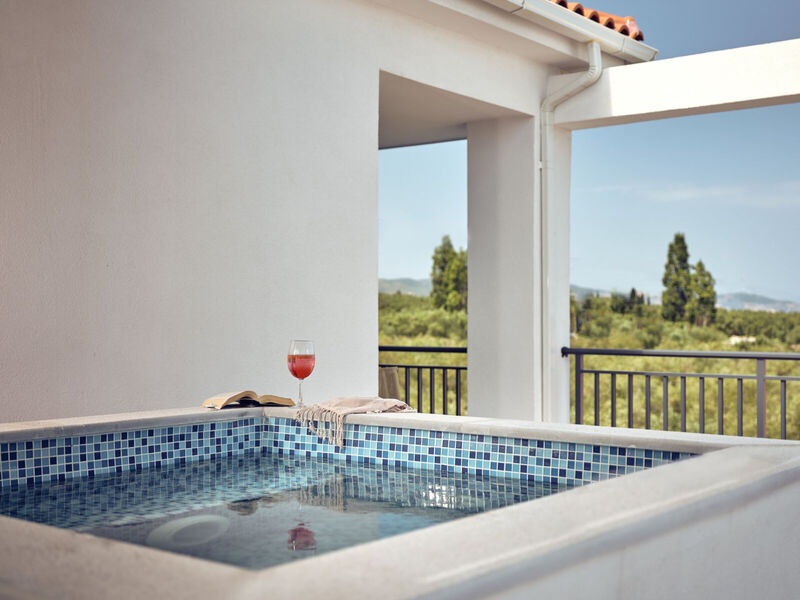 Cavo Orient Beach Hotel & Suites
